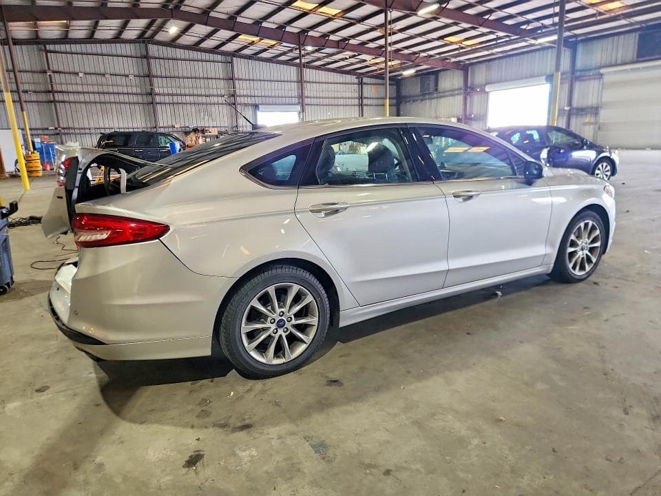 2017 FORD FUSION SE 3