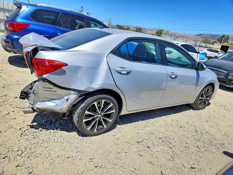 2018 TOYOTA COROLLA XSE 3