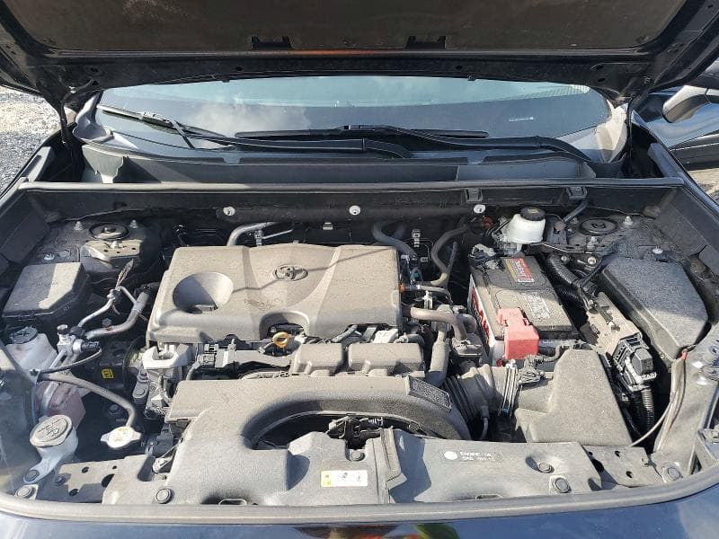 2021 TOYOTA RAV4 XLE 12