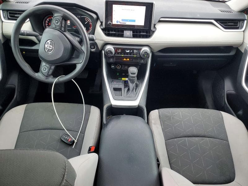 2025 TOYOTA RAV4 XLE 8