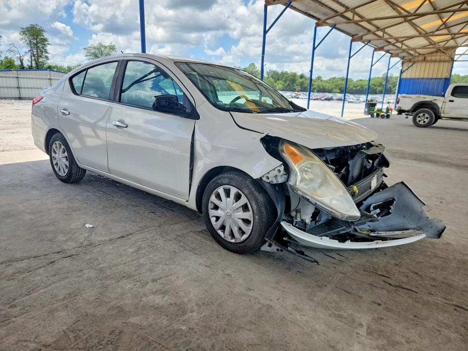 2019 NISSAN VERSA SV 4