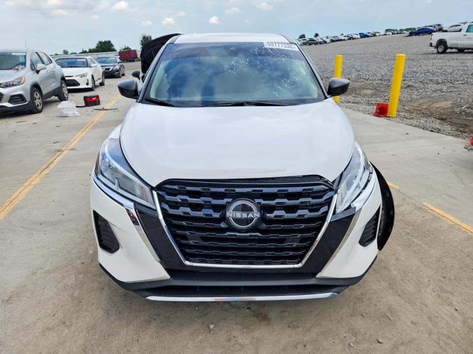 2024 NISSAN KICKS 5