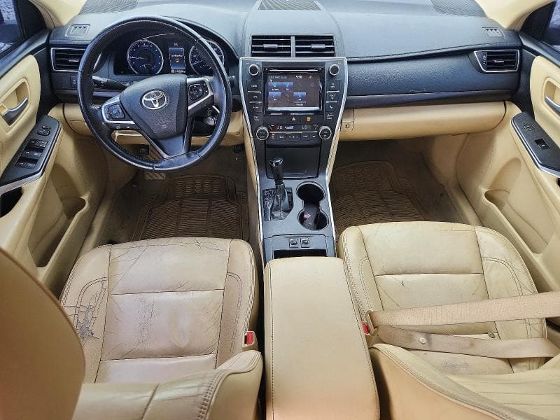 2017 TOYOTA CAMRY XLE 8