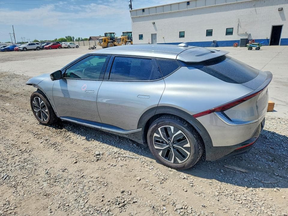 2022 KIA EV6 WIND 2