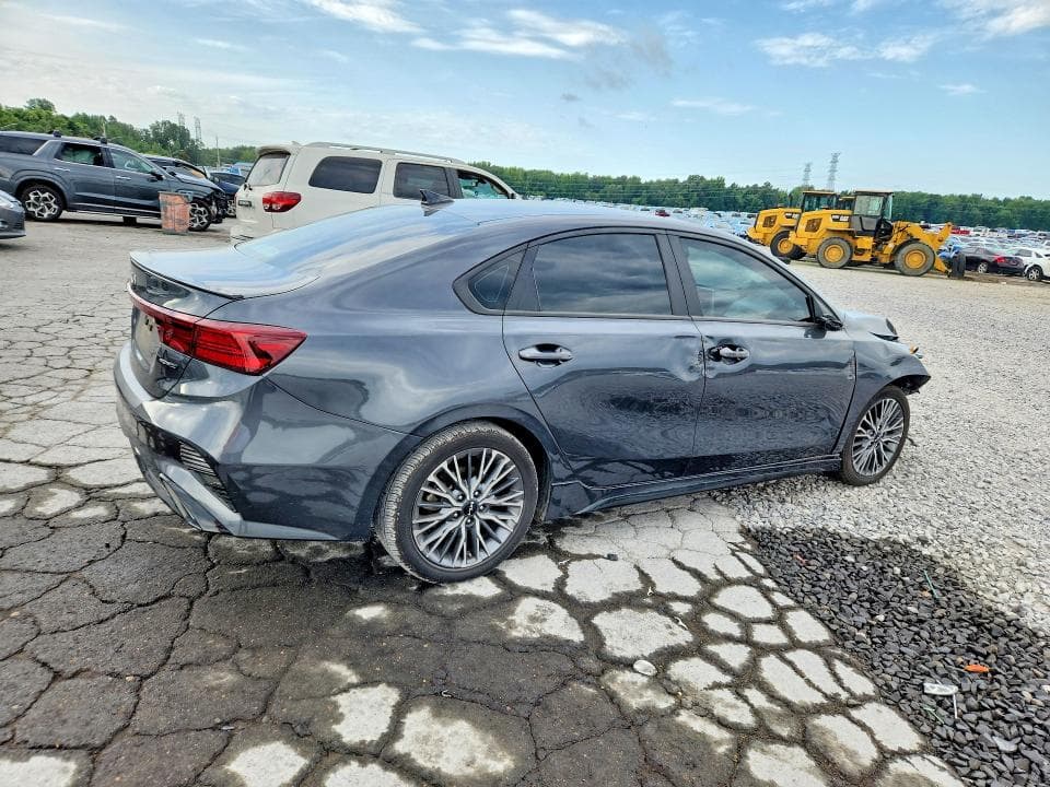 2023 KIA FORTE GT LINE 3