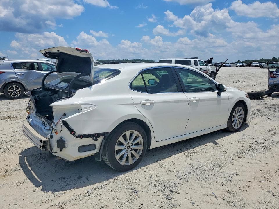 2018 TOYOTA CAMRY LE 3