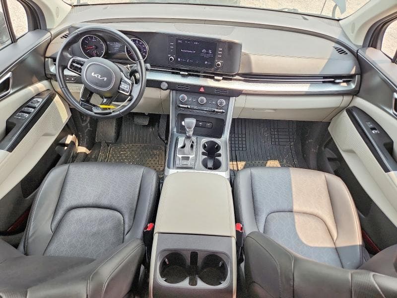2022 KIA CARNIVAL LX 8