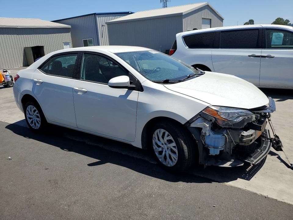 2017 TOYOTA COROLLA LE 4