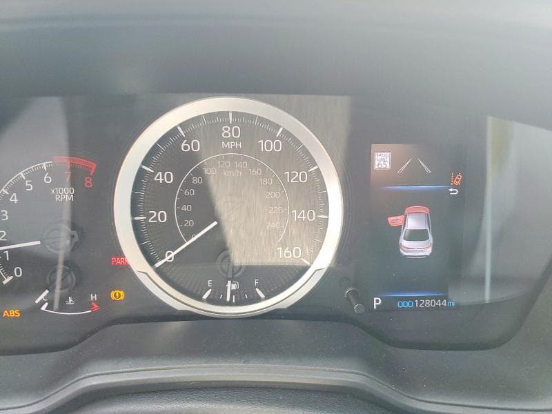2020 TOYOTA COROLLA LE 9