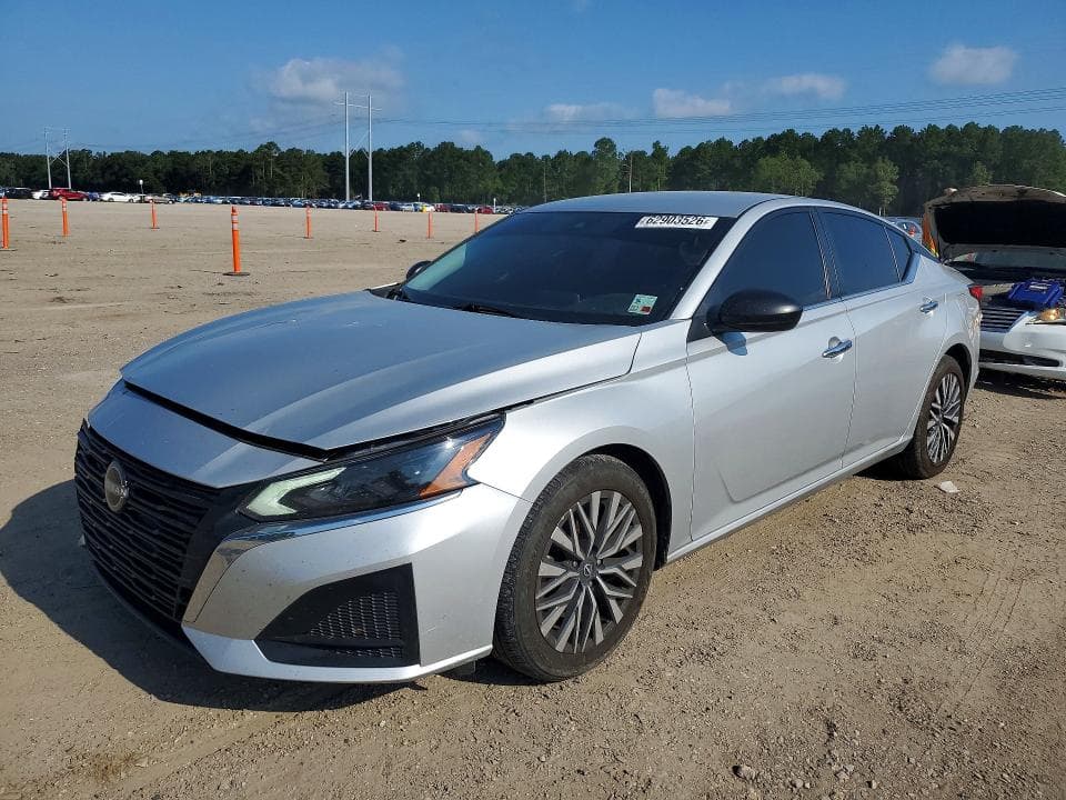 2024 NISSAN ALTIMA SV