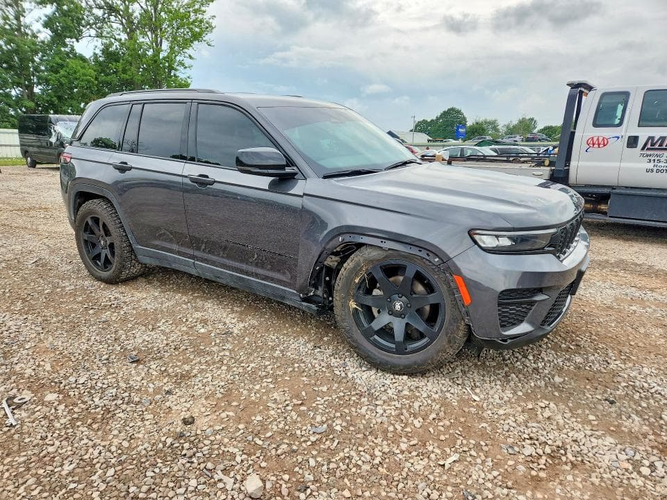 2024 JEEP GRAND CHEROKEE LAREDO 4