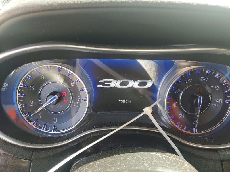 2019 CHRYSLER 300 LIMITED 9