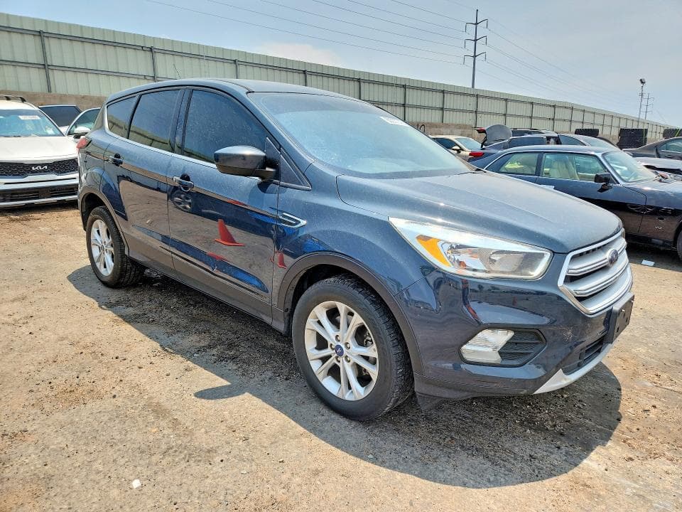 2019 FORD ESCAPE SE 4