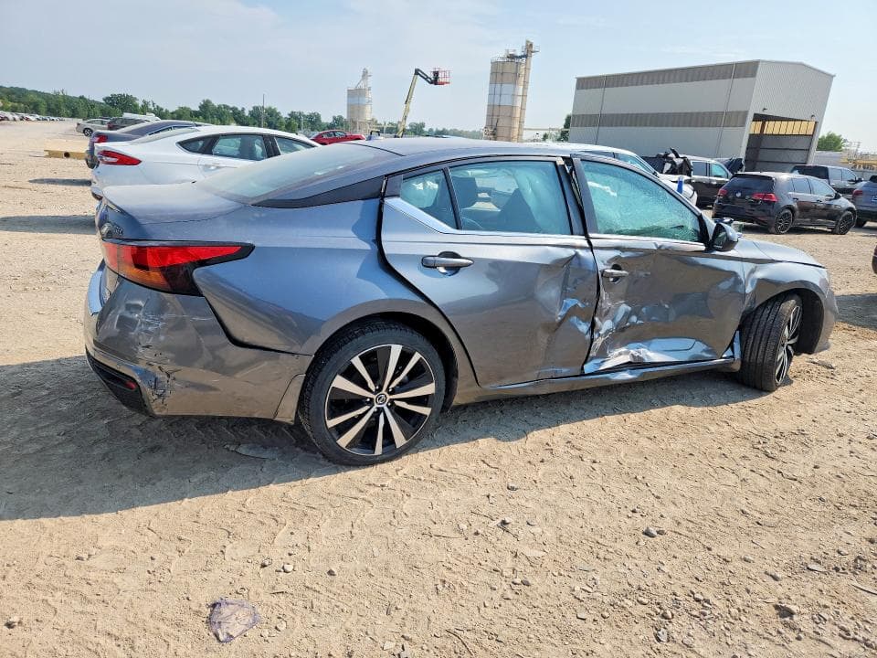2022 NISSAN ALTIMA SR SR 3
