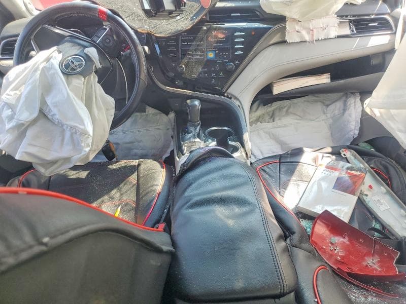 2020 TOYOTA CAMRY XSE 8