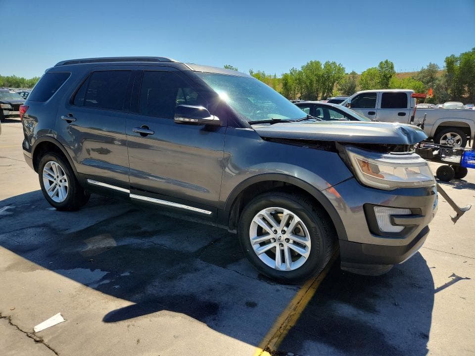 2017 FORD EXPLORER XLT 4
