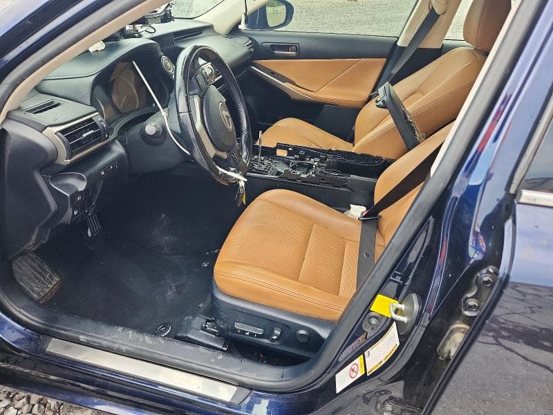 2017 LEXUS IS 300 7