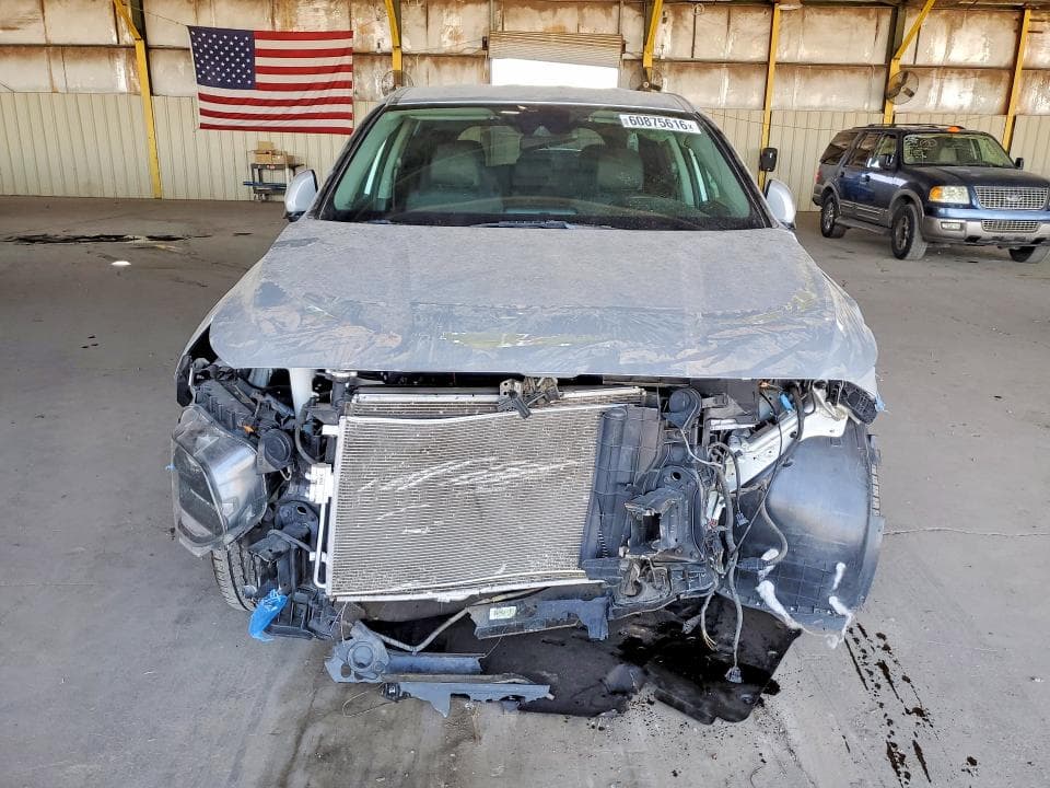 2019 HYUNDAI SANTA FE SE 5