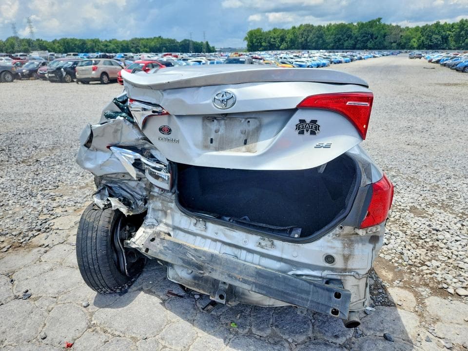 2017 TOYOTA COROLLA SE 6