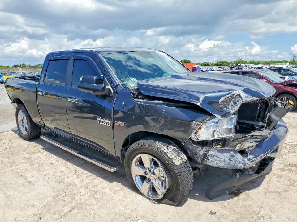 2017 RAM 1500 SLT 4