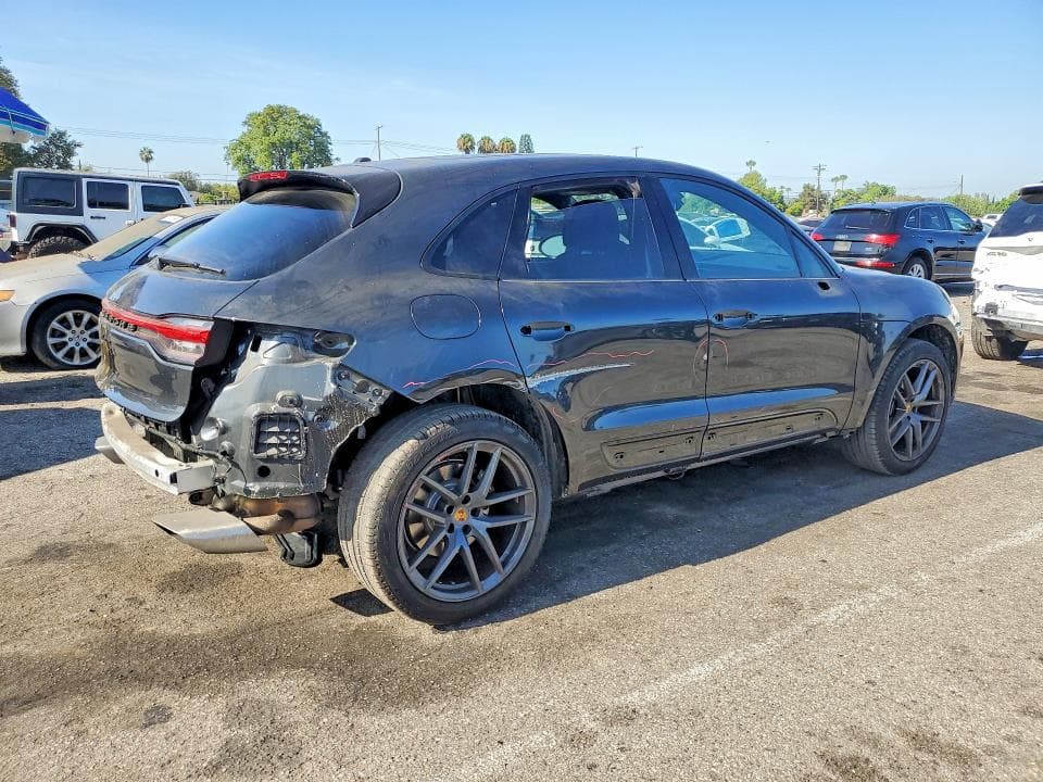 2023 PORSCHE MACAN BASE 3