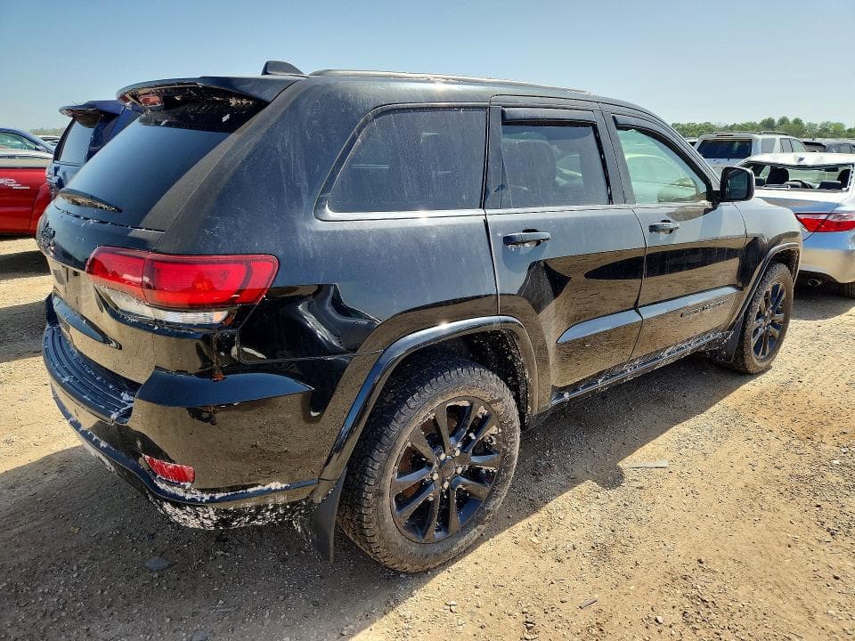 2020 JEEP GRAND CHEROKEE LAREDO 3