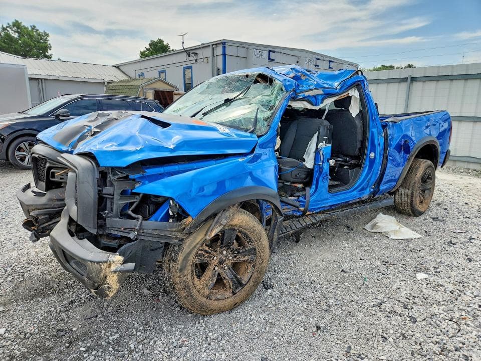2023 RAM 1500 CLASSIC SLT - 1