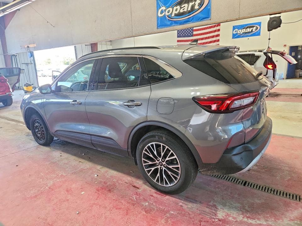 2023 FORD ESCAPE 2