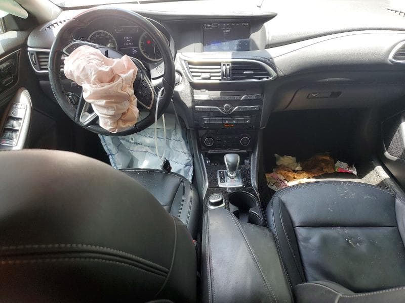 2018 INFINITI QX30 LUXURY 8