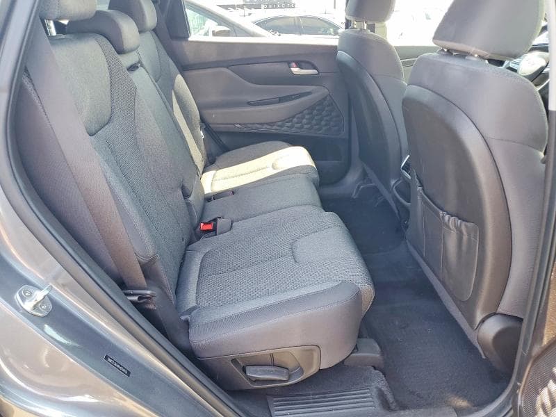 2019 HYUNDAI SANTA FE SE 11