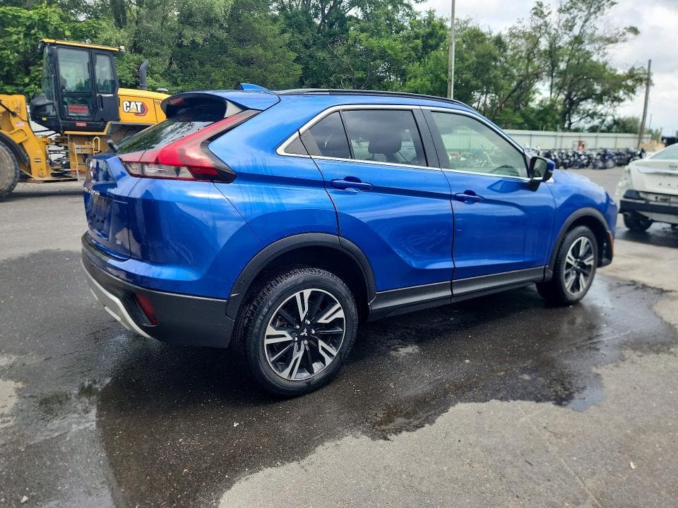 2023 MITSUBISHI ECLIPSE CROSS SE 3