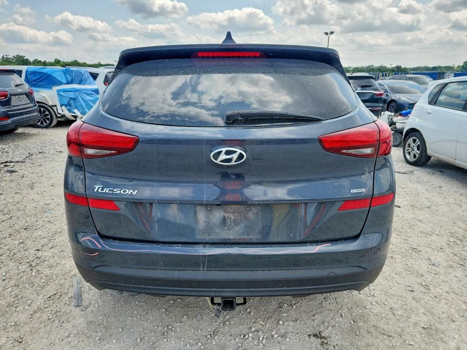 2020 HYUNDAI TUCSON SE 6