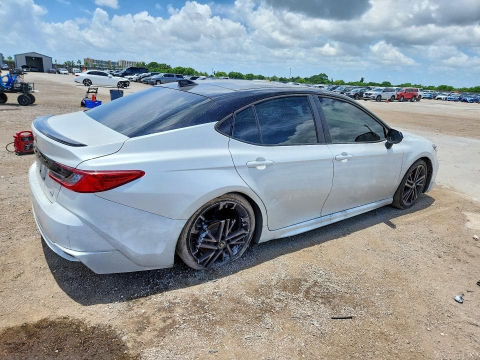 2025 TOYOTA CAMRY XSE 3