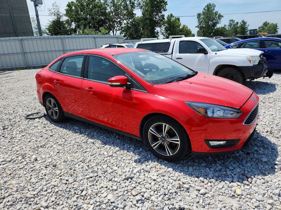 2017 FORD FOCUS SE 4