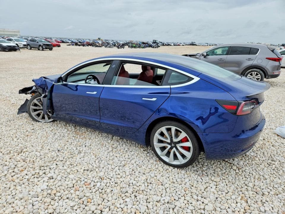 2018 TESLA MODEL 3 2