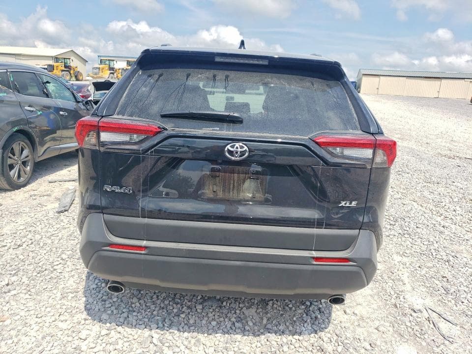 2025 TOYOTA RAV4 XLE 6