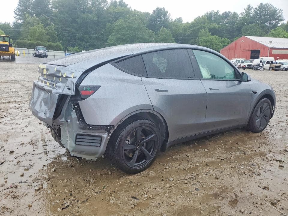 2026 TESLA MODEL Y 3