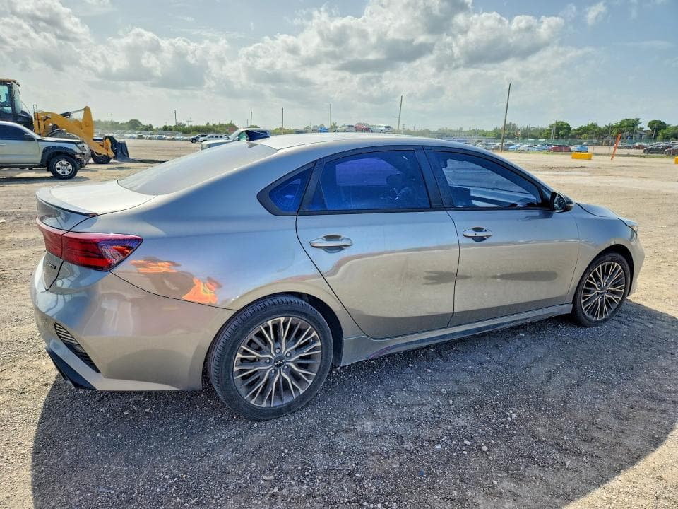 2023 KIA FORTE GT LINE 3