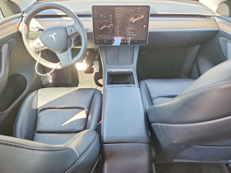 2023 TESLA MODEL Y 8