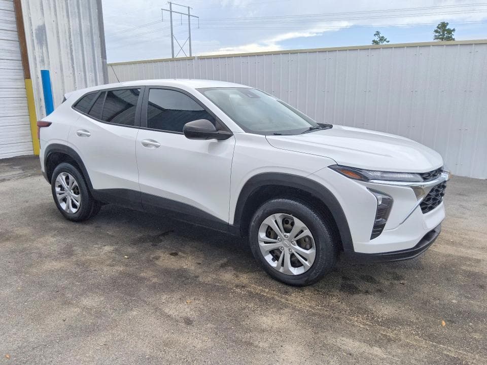 2024 CHEVROLET TRAX LS 4