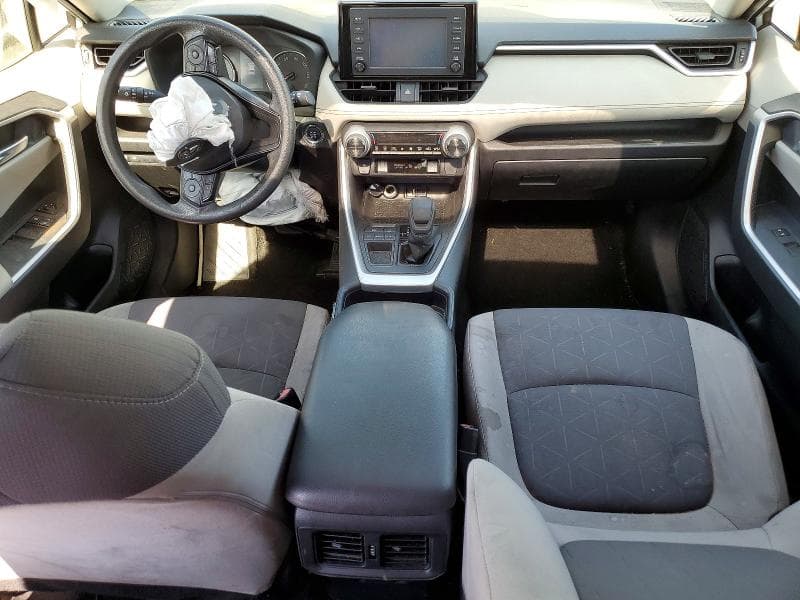 2019 TOYOTA RAV4 XLE 8