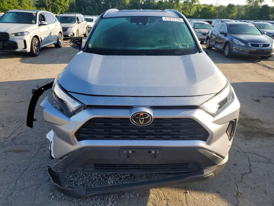 2025 TOYOTA RAV4 XLE 5