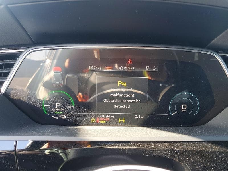 2022 AUDI E-TRON PREMIUM 9