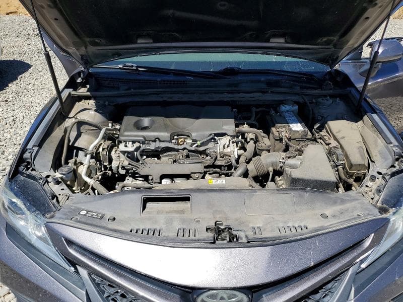2020 TOYOTA CAMRY SE 11