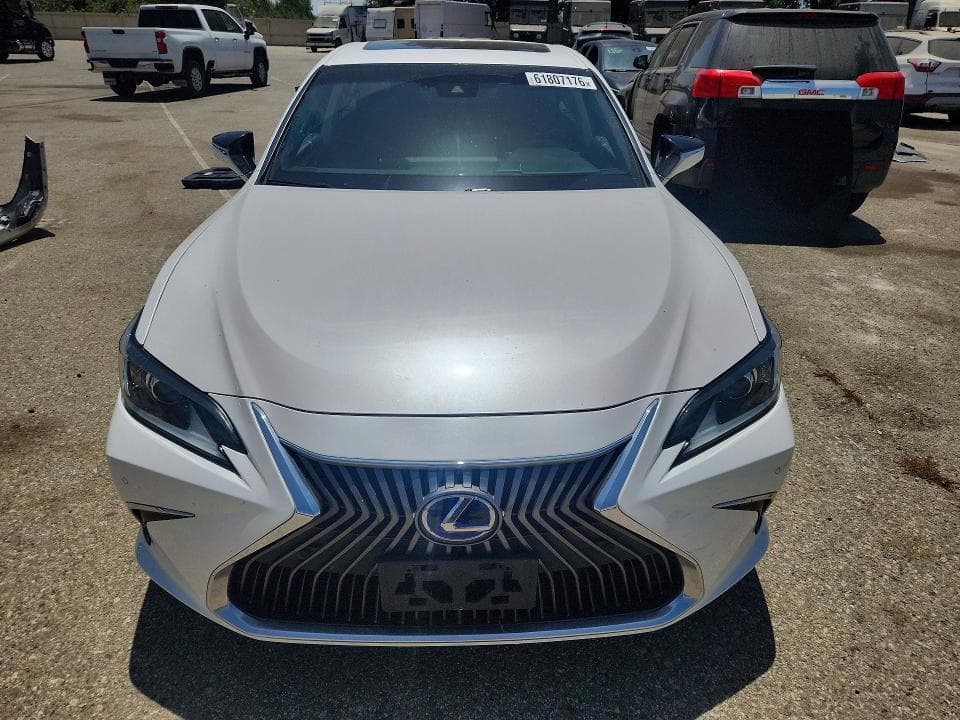 2019 LEXUS ES 300H 5