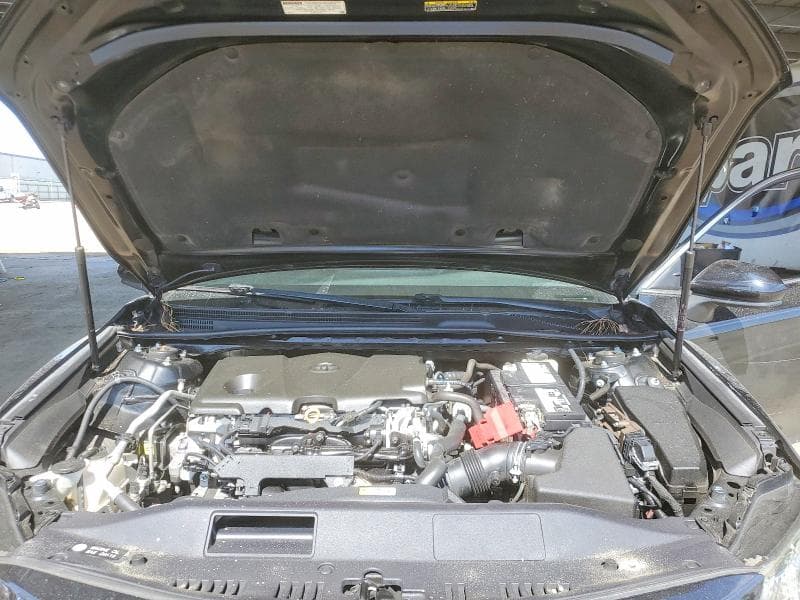 2019 TOYOTA CAMRY SE 11