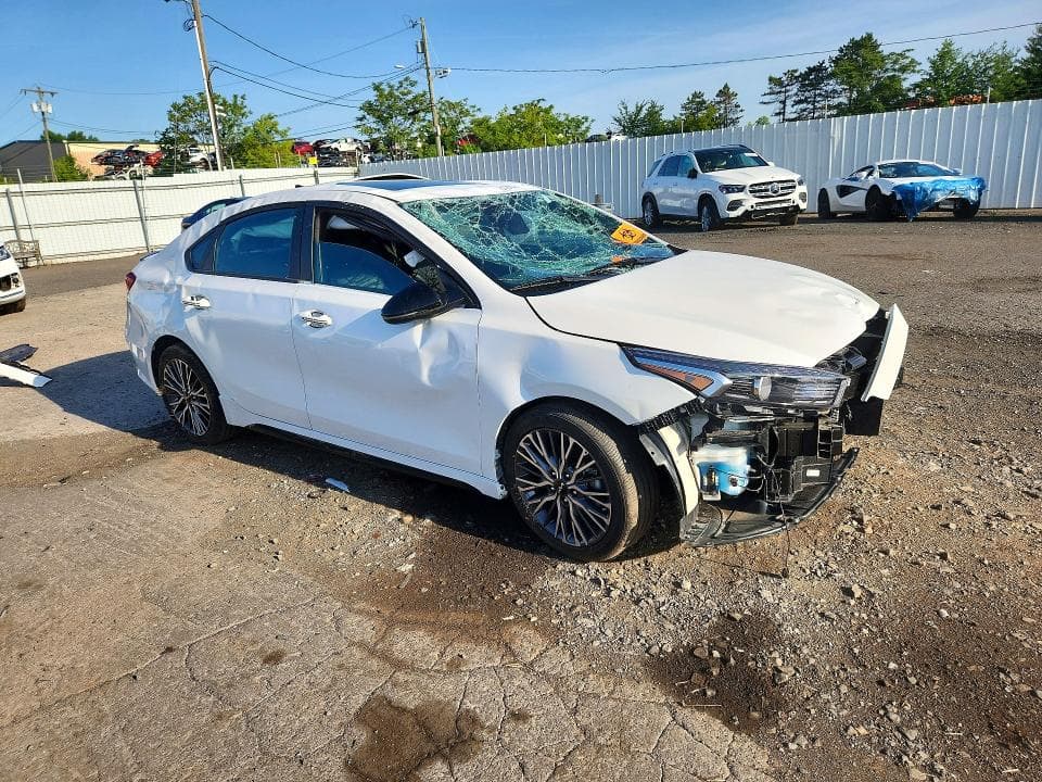 2023 KIA FORTE GT LINE 4