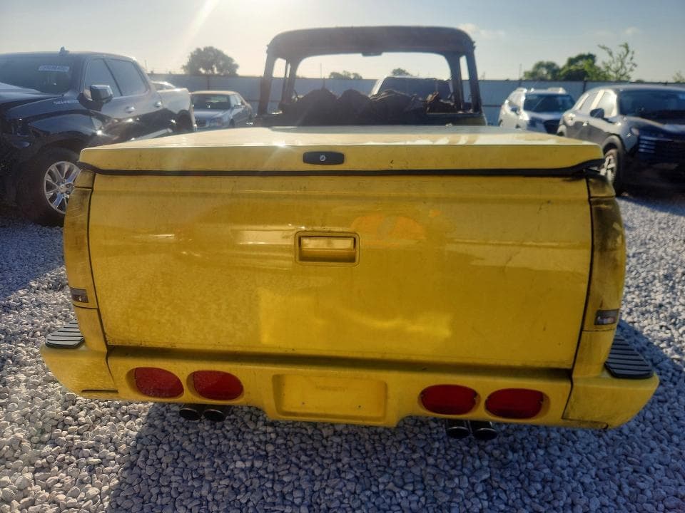 1957 CHEVROLET 3100 6