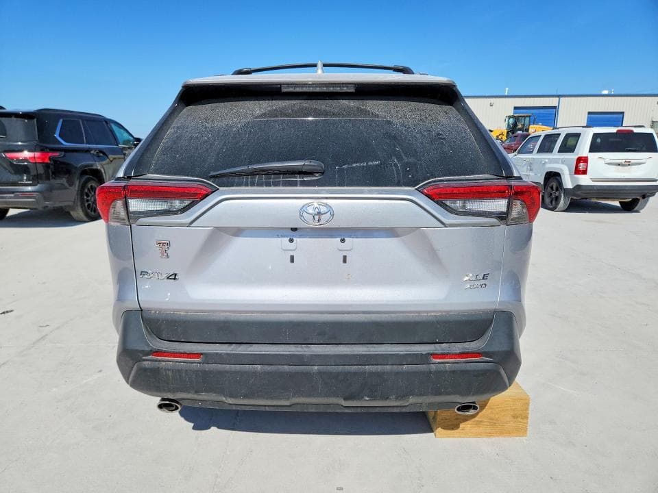 2023 TOYOTA RAV4 XLE PREMIUM 6