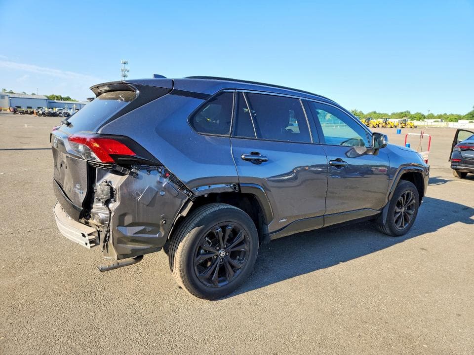 2022 TOYOTA RAV4 SE 3
